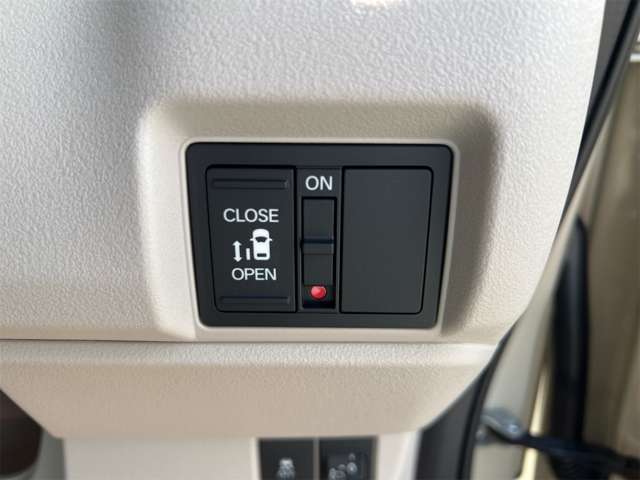 ホンダ Ｎ　ＢＯＸ ６６０ ファッションスタイル モノトーン R8年 () 99