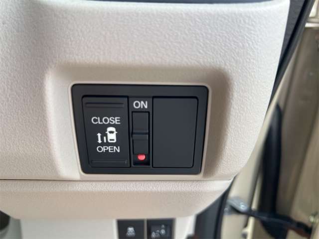 ホンダ Ｎ　ＢＯＸ ６６０ ファッションスタイル ２トーン R8年 () 99