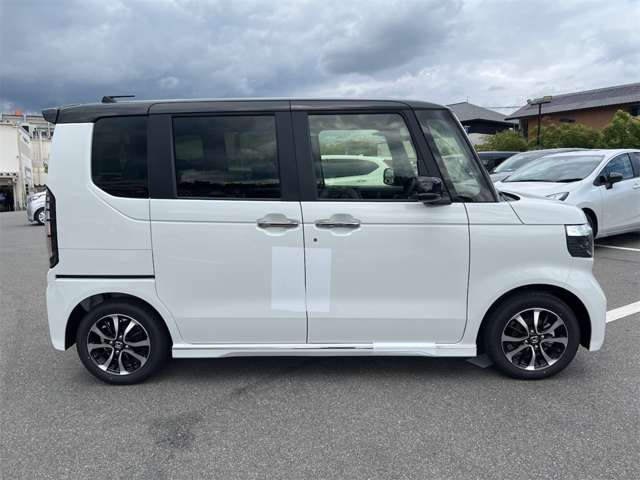 ホンダ Ｎ　ＢＯＸ カスタム ６６０ コーディネートスタイル ２トーン R8年 () 99