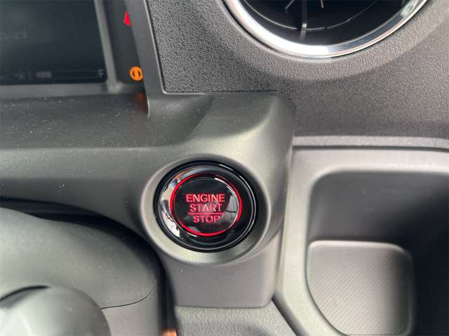 ホンダ Ｎ　ＢＯＸ カスタム ６６０ コーディネートスタイル ２トーン R8年 () 99