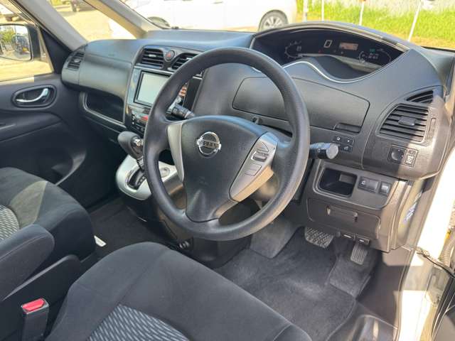 日産 セレナ ２．０ ２０Ｘ Ｓ－ＨＹＢＲＩＤ H25年 (近畿) 99