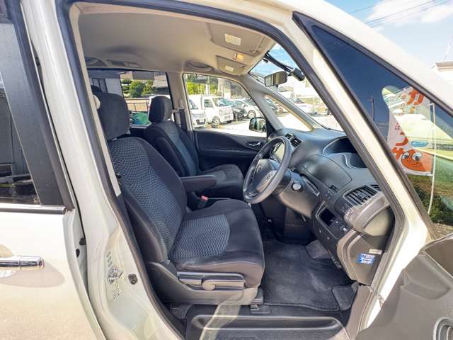 日産 セレナ ２．０ ２０Ｘ Ｓ－ＨＹＢＲＩＤ H25年 (近畿) 99