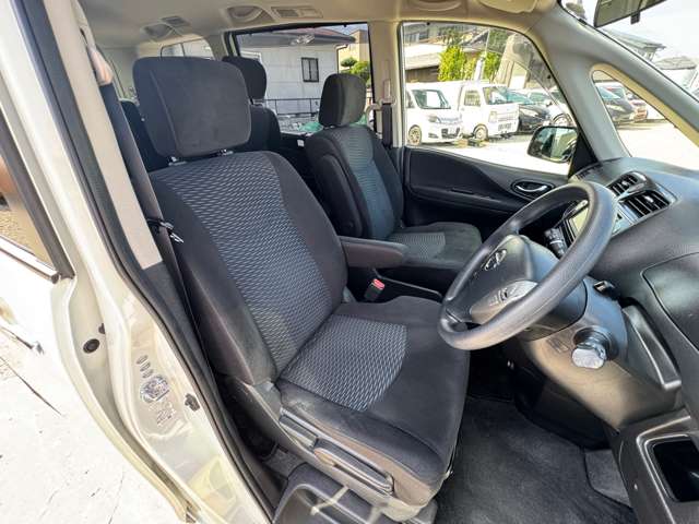 日産 セレナ ２．０ ２０Ｘ Ｓ－ＨＹＢＲＩＤ H25年 (近畿) 99
