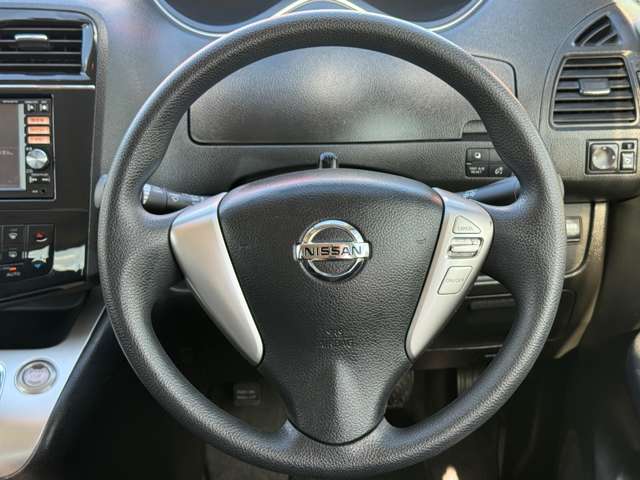 日産 セレナ ２．０ ２０Ｘ Ｓ－ＨＹＢＲＩＤ H25年 (近畿) 99