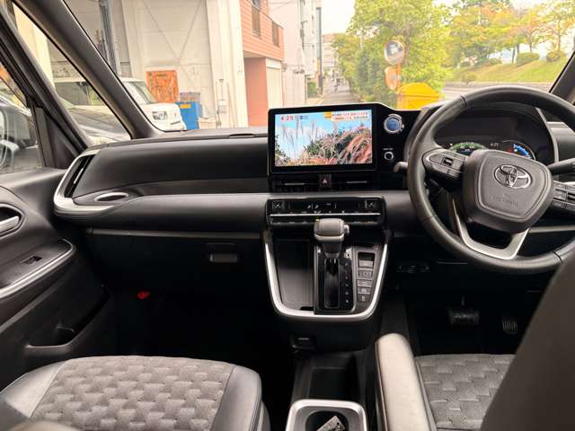 トヨタ ヴォクシー １．８ ハイブリッド Ｓ－Ｚ R5年 (中国) 99