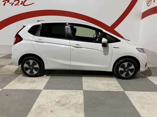 ホンダ フィット　ハイブリッド １．５ ハイブリッド Ｆ コンフォートエディション ４ＷＤ R1年 (東北) 99