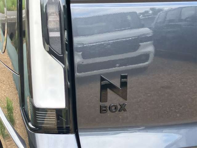 ホンダ Ｎ　ＢＯＸ カスタム ６６０ ブラック スタイル R8年 (東海) 99