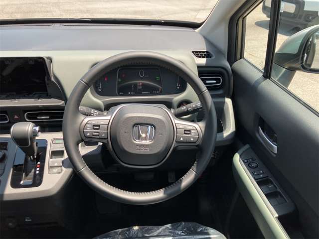 ホンダ フリード　ハイブリッド １．５ Ｅ：ＨＥＶ クロスター R8年 (東海) 99