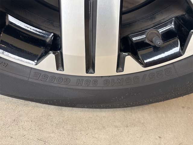 三菱 デリカ　Ｄ：５ ２．２ Ｐ ディーゼルターボ ４ＷＤ R6年 (近畿) 99