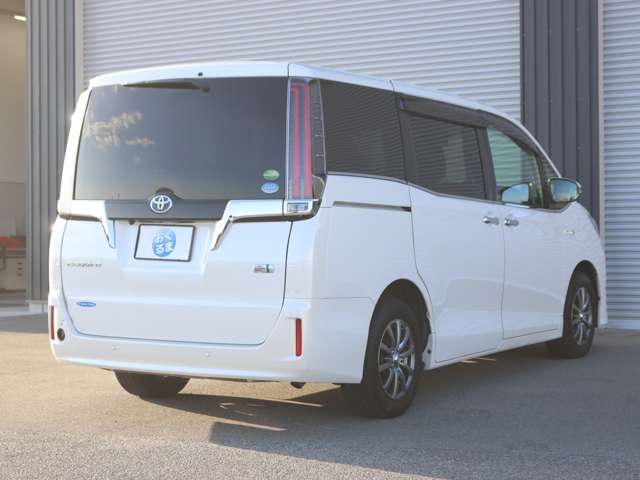 トヨタ エスクァイア　ハイブリッド １．８ ハイブリッド ＧＩ プレミアムパッケージ R2年 (近畿) 99