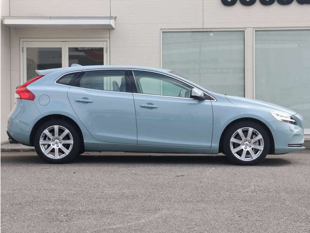 ボルボ Ｖ４０ Ｔ３　インスクリプション H29年 (東海) 99
