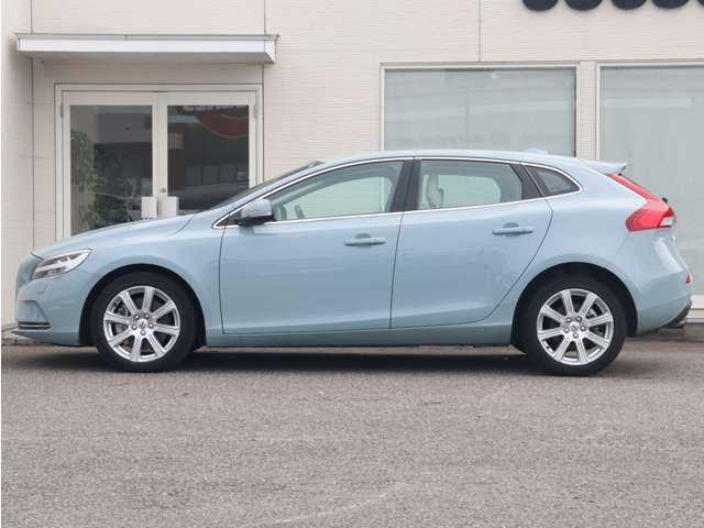 ボルボ Ｖ４０ Ｔ３　インスクリプション H29年 (東海) 99