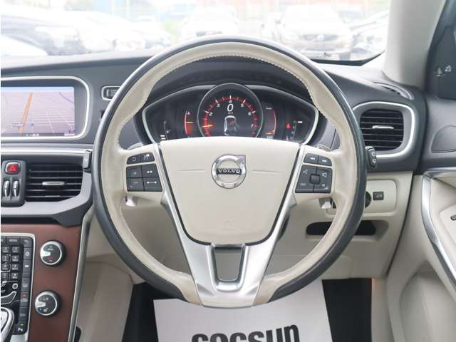 ボルボ Ｖ４０ Ｔ３　インスクリプション H29年 (東海) 99