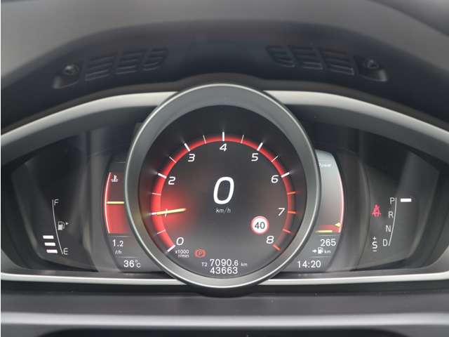ボルボ Ｖ４０ Ｔ３　インスクリプション H29年 (東海) 99