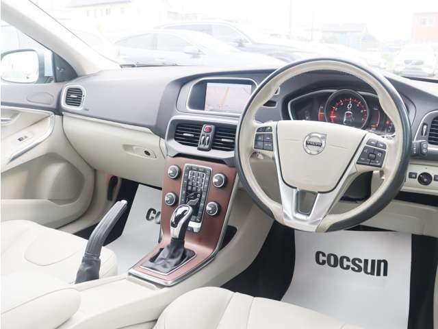 ボルボ Ｖ４０ Ｔ３　インスクリプション H29年 (東海) 99