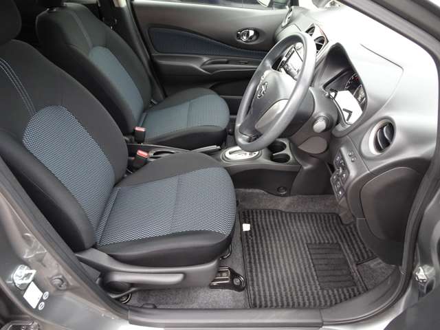 日産 ノート １．２ Ｘ ＤＩＧ－Ｓ H27年 () 99