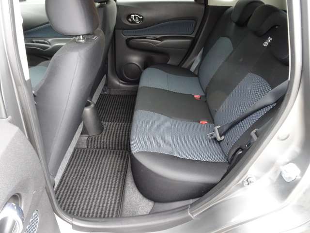 日産 ノート １．２ Ｘ ＤＩＧ－Ｓ H27年 () 99