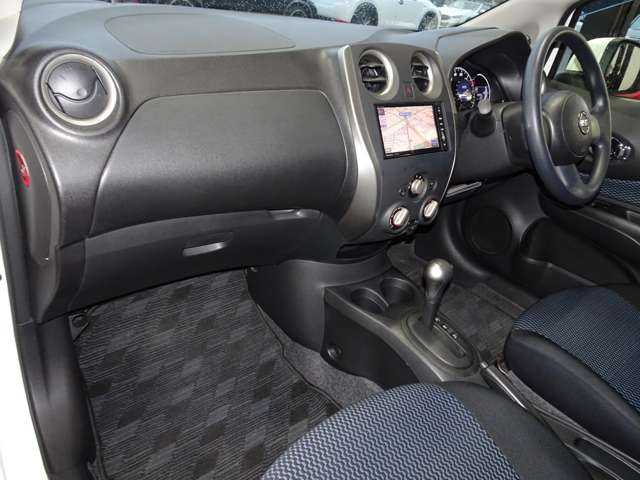 日産 ノート １．２ Ｘ ＤＩＧ－Ｓ H26年 () 99