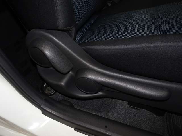 日産 ノート １．２ Ｘ ＤＩＧ－Ｓ H26年 () 99