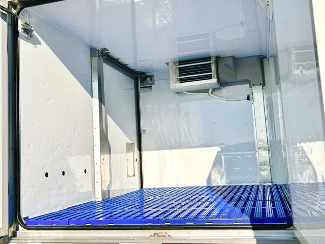 ダイハツ ハイゼットトラック カラーアルミ中温冷凍車 －７℃設定 R2年 (関東) 99