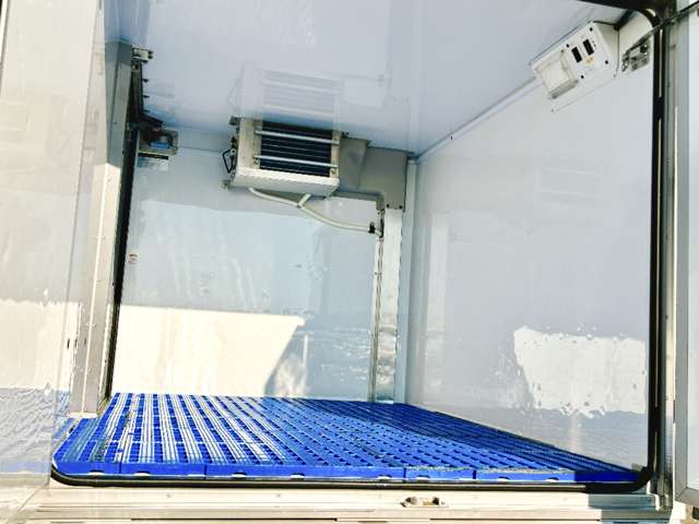 ダイハツ ハイゼットトラック カラーアルミ中温冷凍車 －７℃設定 R2年 (関東) 99