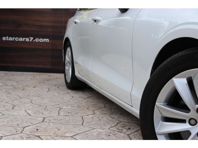 ボルボ Ｖ６０ Ｔ５　モメンタム R1年 () 99