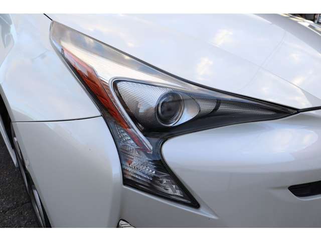 トヨタ プリウス １．８ Ａ ツーリングセレクション Ｅ－ＦＯＵＲ ４ＷＤ H28年 (東北) 99