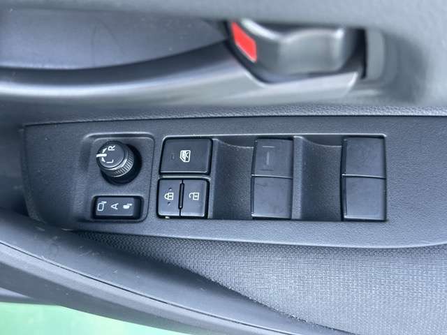 トヨタ カローラ　ツーリング　ハイブリッド １．８ ハイブリッド Ｘ R7年 (東海) 99