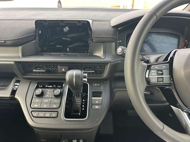 ホンダ ステップワゴン １．５ スパーダ プレミアムライン ４ＷＤ R8年 (東海) 99