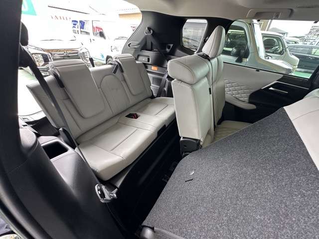 三菱 アウトランダーＰＨＥＶ ＰＨＥＶ ２．４ Ｐ ４ＷＤ R4年 (東海) 99