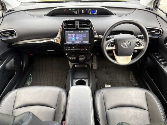 トヨタ プリウス １．８ Ｓ ツーリングセレクション H29年 (近畿) 99
