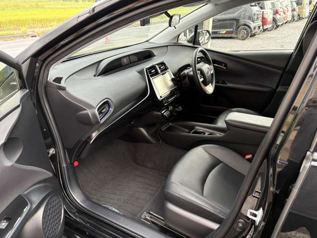 トヨタ プリウス １．８ Ｓ ツーリングセレクション H29年 (近畿) 99