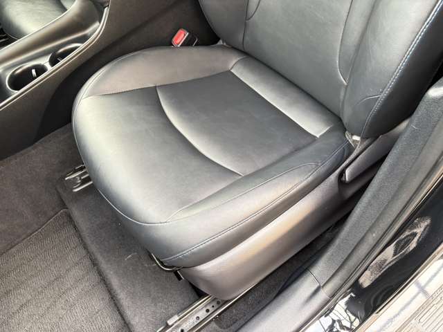 トヨタ プリウス １．８ Ｓ ツーリングセレクション H29年 (近畿) 99