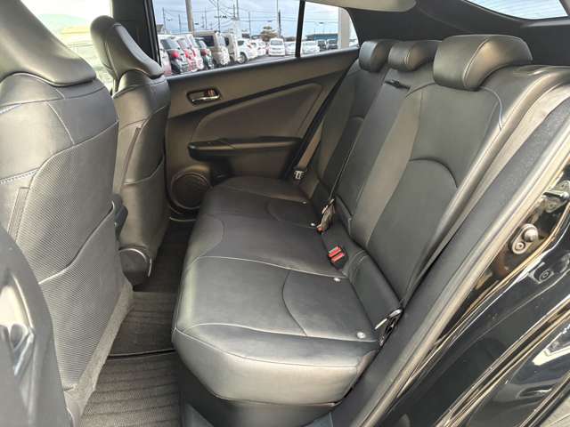 トヨタ プリウス １．８ Ｓ ツーリングセレクション H29年 (近畿) 99