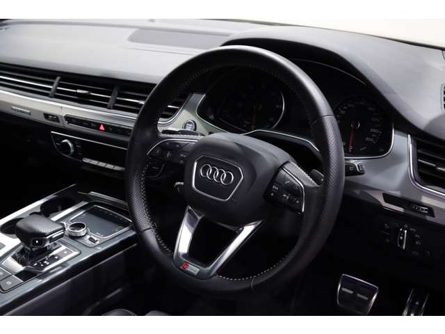 アウディ Ｑ７ ２．０ ＴＦＳＩ クワトロ Ｓラインパッケージ ４ＷＤ H30年 (関東) 99