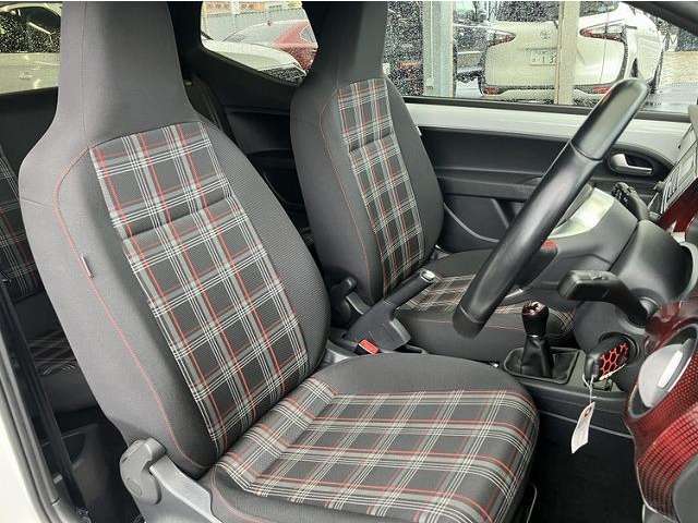 フォルクスワーゲン ＵＰ！ ＧＴＩ R1年 (近畿) 99