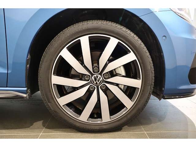 フォルクスワーゲン ゴルフトゥーラン ＴＳＩ　Ｒライン R4年 (近畿) 99