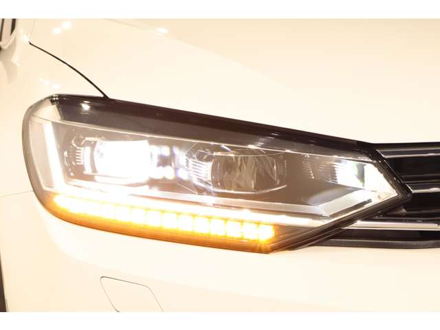 フォルクスワーゲン ゴルフトゥーラン ＴＤＩ ハイライン ディーゼルターボ R3年 (近畿) 99