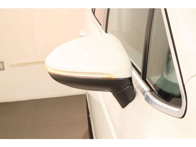 フォルクスワーゲン ゴルフトゥーラン ＴＤＩ ハイライン ディーゼルターボ R3年 (近畿) 99