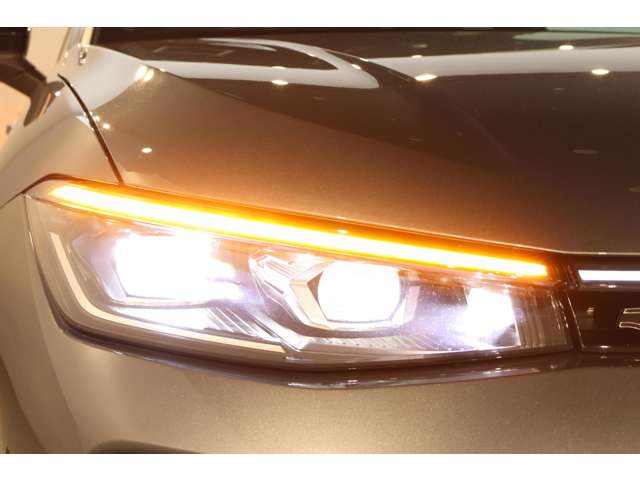 フォルクスワーゲン パサートワゴン ｅハイブリッド　Ｒライン R7年 (近畿) 99