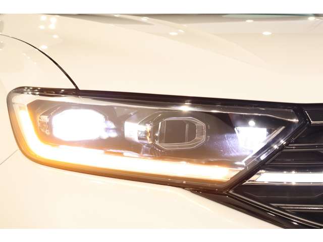 フォルクスワーゲン Ｔ－ＲＯＣ Ｒ ブラック スタイル パフォーマンス ４ＷＤ R7年 (近畿) 99