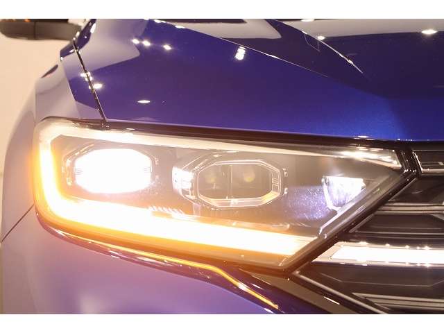 フォルクスワーゲン Ｔ－ＲＯＣ Ｒ ブラック スタイル パフォーマンス ４ＷＤ R8年 (近畿) 99