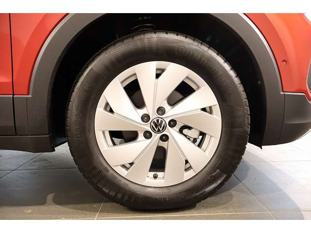フォルクスワーゲン Ｔ－ＣＲＯＳＳ ＴＳＩ アクティブ R8年 (近畿) 99