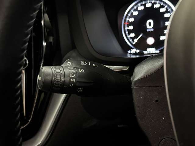 ボルボ ＸＣ６０ Ｄ４ ＡＷＤ モメンタム ディーゼルターボ ４ＷＤ H30年 (関東) 99