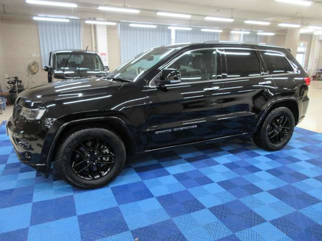 ジープ グランドチェロキー リミテッド ４ＷＤ R1年 (関東) 99
