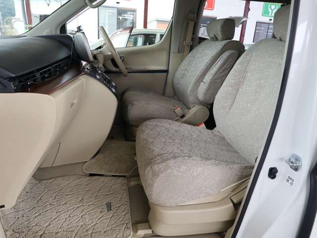 日産 エルグランド ３．５ Ｘ ４ＷＤ H17年 (関東) 99