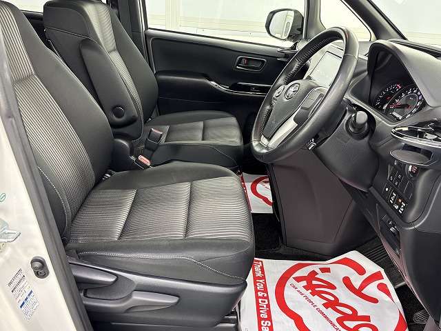 トヨタ ノア ２．０ ＳＩ ４ＷＤ H29年 (東北) 99