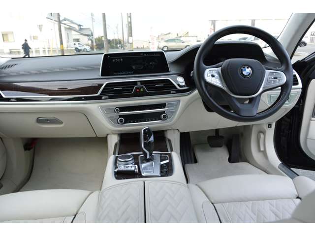 ＢＭＷ ７シリーズ ７４５ｅ　ラグジュアリー R2年 (東海) 99