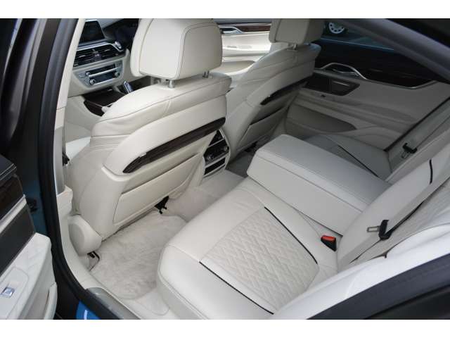 ＢＭＷ ７シリーズ ７４５ｅ　ラグジュアリー R2年 (東海) 99