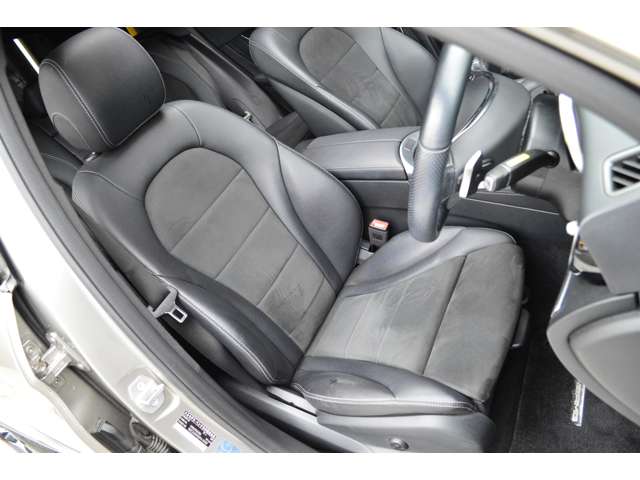 メルセデスベンツ ＧＬＣクラス ２２０ Ｄ ４マチック ローレウス エディション ディーゼルターボ ４ＷＤ R1年 (関東) 99